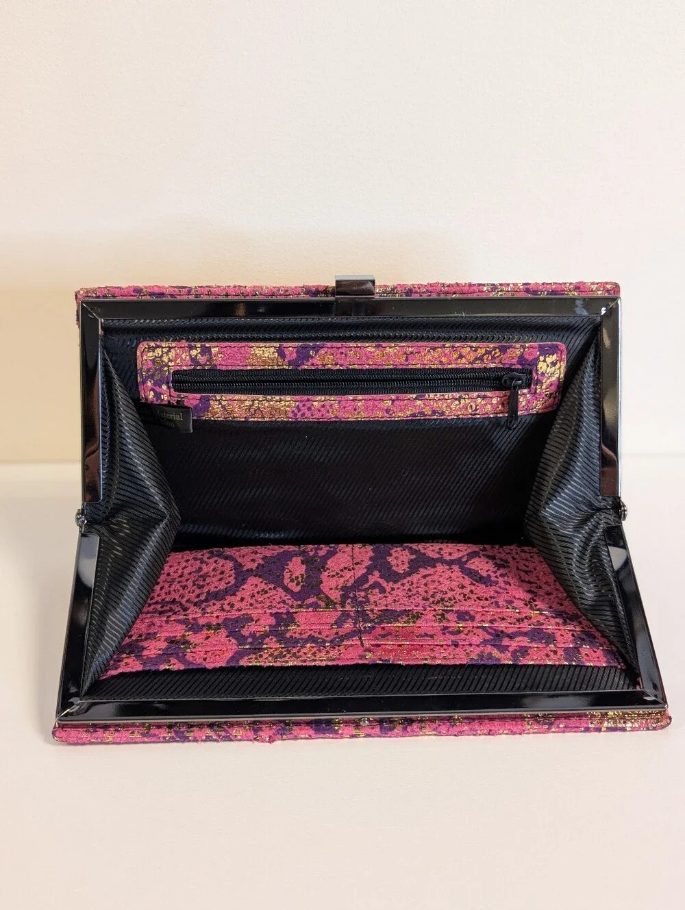 Kenneth Cole Reaction Pink Metallic Snake Print Frame Wallet Clutch 8.5